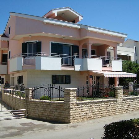 Apartman Strk Sukosan Luaran gambar