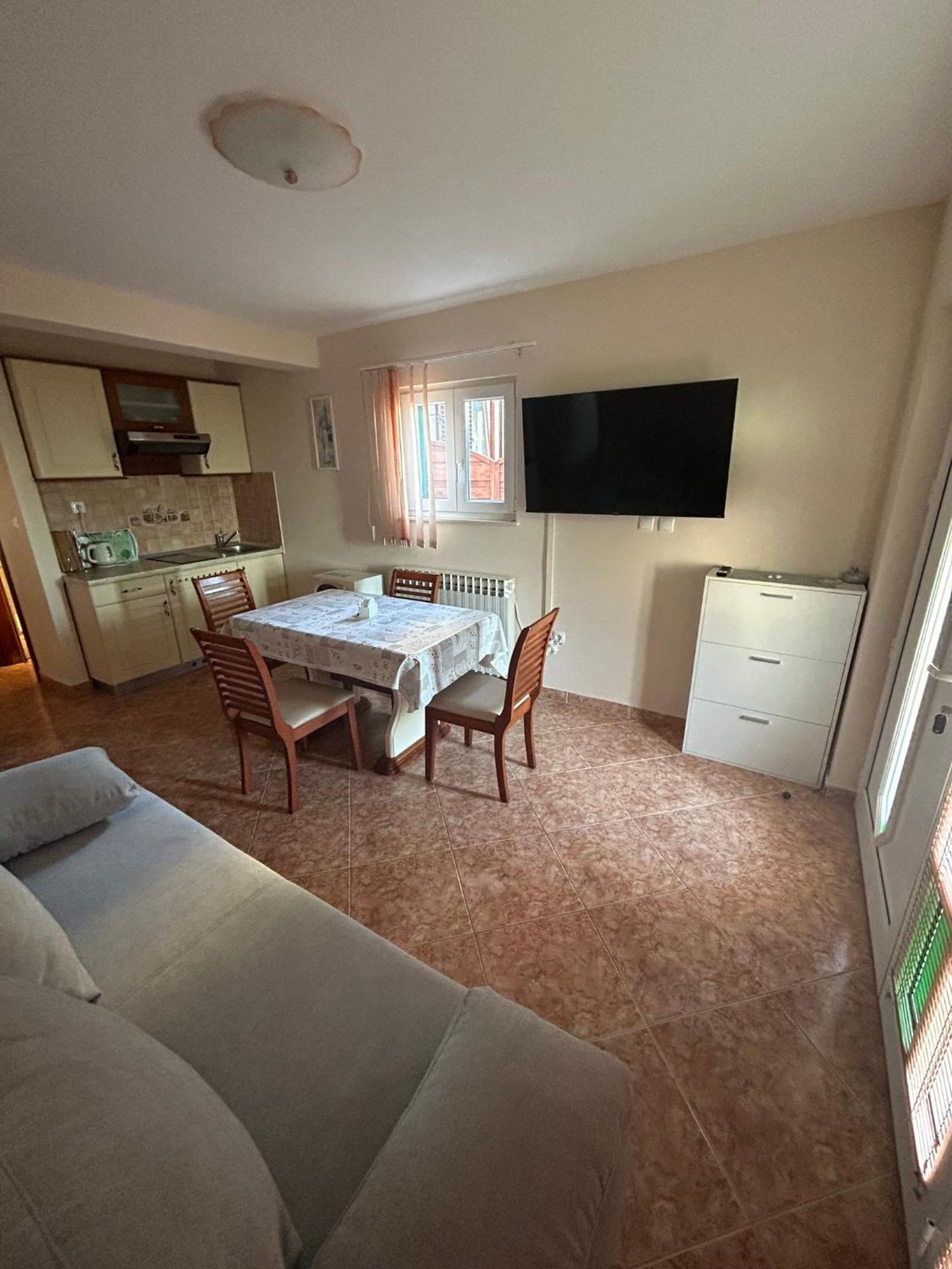 Apartman Strk Sukosan Luaran gambar