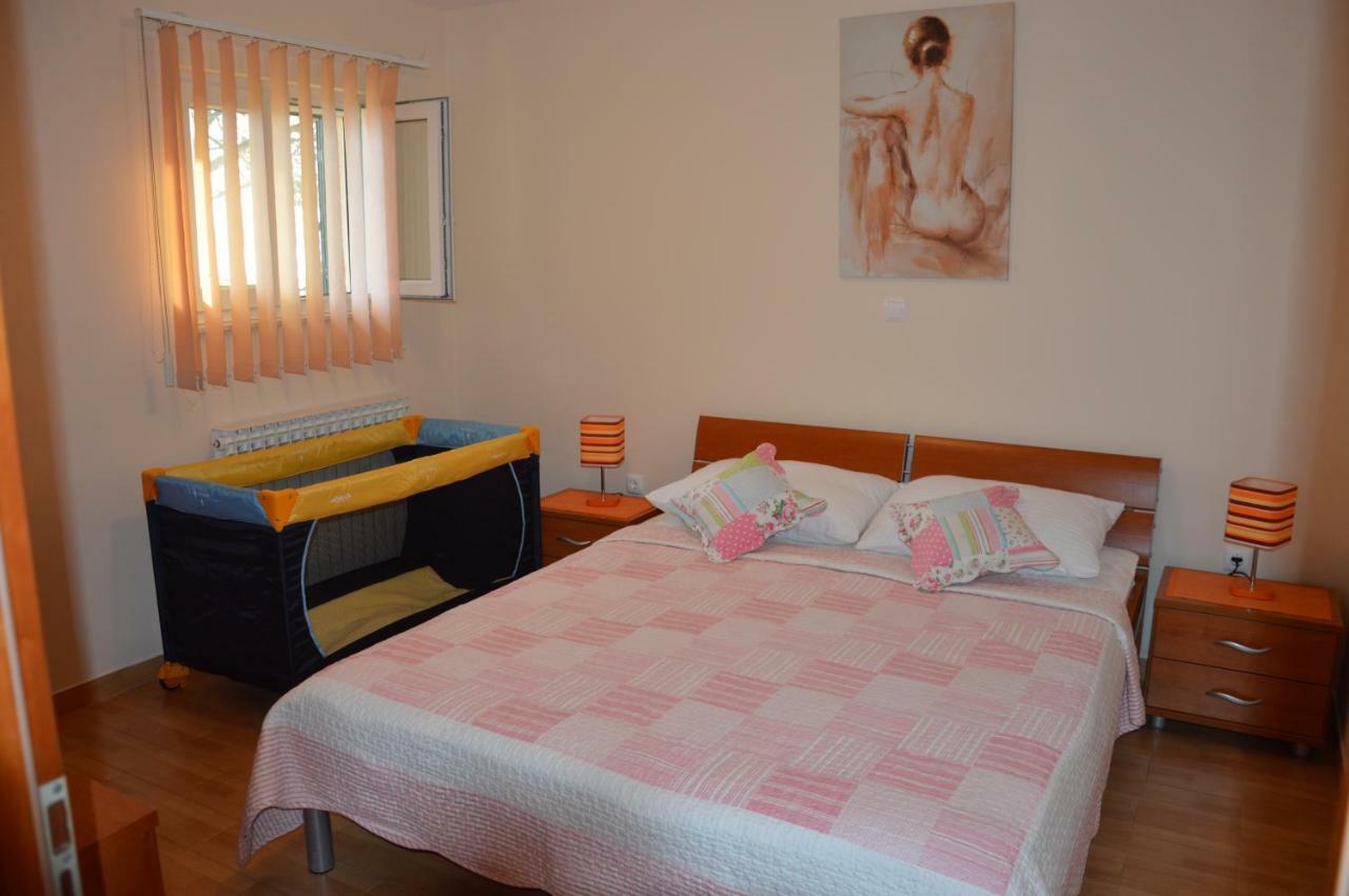 Apartman Strk Sukosan Luaran gambar